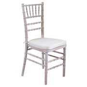 Chaise en bois chiavari blanchi avec coussin ivoire 40x40h43 - 92 cm