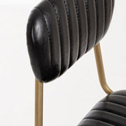 Chaise rétro moderne Addy avec structure en acier en similicuir noir