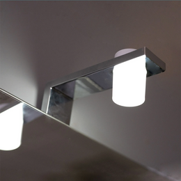 Lumière je regarde sous Vénus
