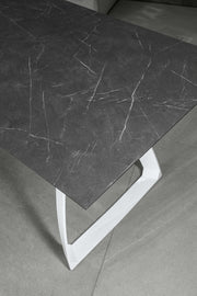 Table extensible avec pieds en aluminium et plateau noir 170/270x90x76h cm