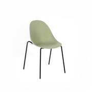 Chaise verte en polypropylène