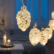 Chaîne 10 Pommes de pin 20 MicroLED 2,5m