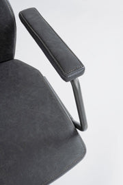 Fauteuil de bureau à dossier haut en similicuir noir Jamie