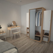 Armoire en chêne avec portes et cintre pour cabine ou chambre