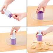 Tampon à biscuits Delicia avec 6 décorations assorties