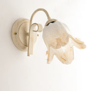 Applique en fer ivoire or abat-jour une lumière en verre blanc ambré 26x h20 cm