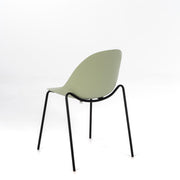 Chaise verte en polypropylène
