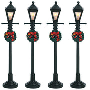 Lemax Set 4 Lampadaires Lanternes à Gaz 4,5V - Lot de 4 lampadaires à gaz 4,5V. pour le village de Noël