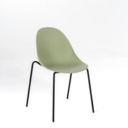 Chaise verte en polypropylène
