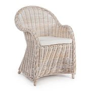 Fauteuil avec nouveau coussin blanc en fibres naturelles
